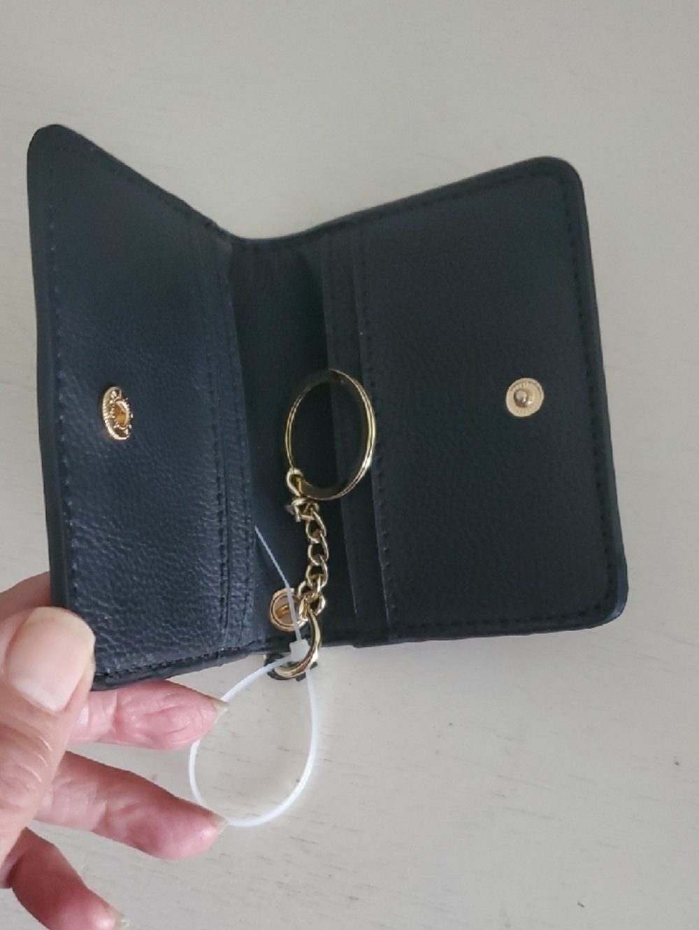Betsey Johnson Black Floral Key & Card Holder with Gold Hardware NWOT - Picture 4 of 8